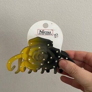 Nicole Two-Tone Yellow and Black Hair Clip